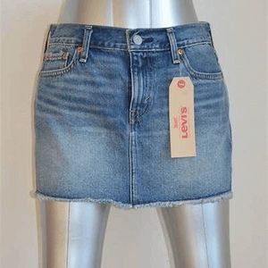NEW Womens 30 LEVIS 714 Authentic Mini Denim Skirt Nouveau Indigo 325740012 Blue